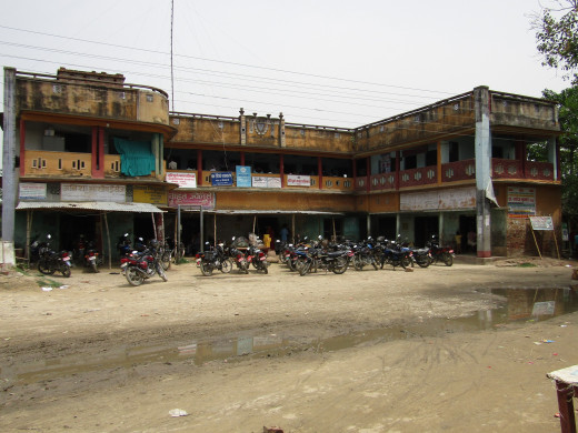 हरिपुर्वा नगरपालिकामा दुई महिनादेखि तालाबन्दी